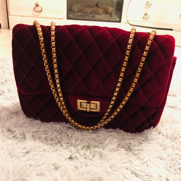 Handbags - Small Burgundy Velvet With Gold Strap Purse🍷